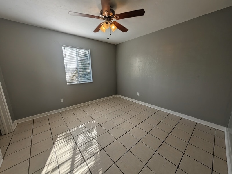 Building Photo - 205 Lovelace Dr