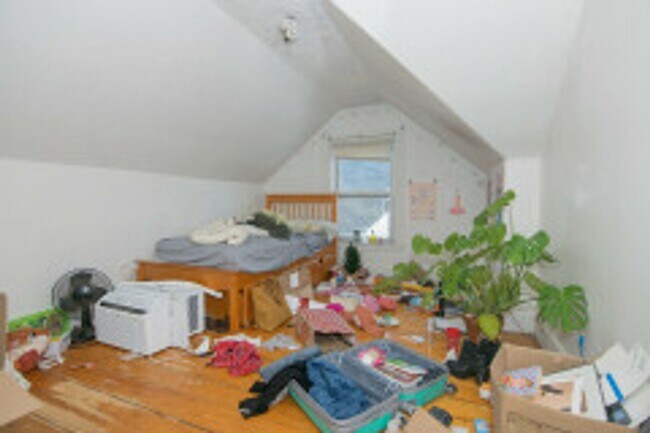 Building Photo - HOT ALLSTON LISTING!!!!