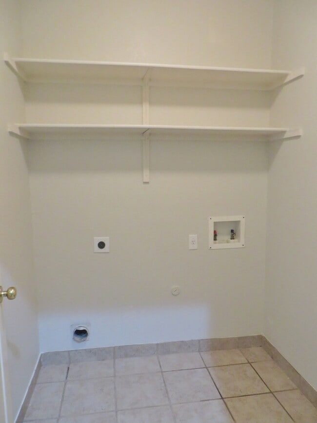 Foto del edificio - 4 Bedroom 2 Bathroom Churchill Farms Georg...