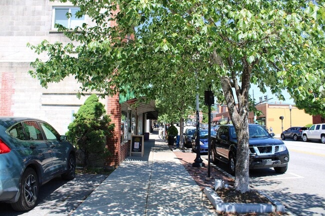 Building Photo - Downtown Apartment