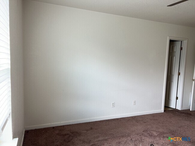 Foto del edificio - 308 Cedar Ridge Dr