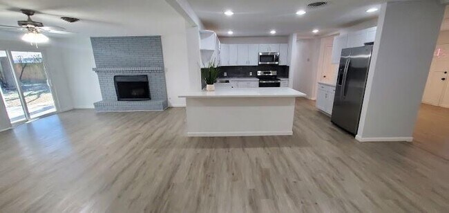 Foto del edificio - 3202 Hollister St
