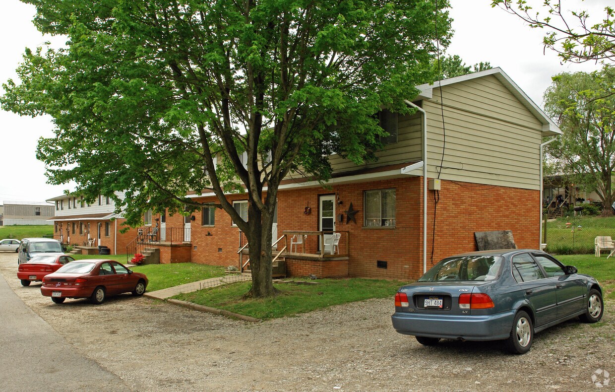 Primary Photo - 1-8 Harbour Ln