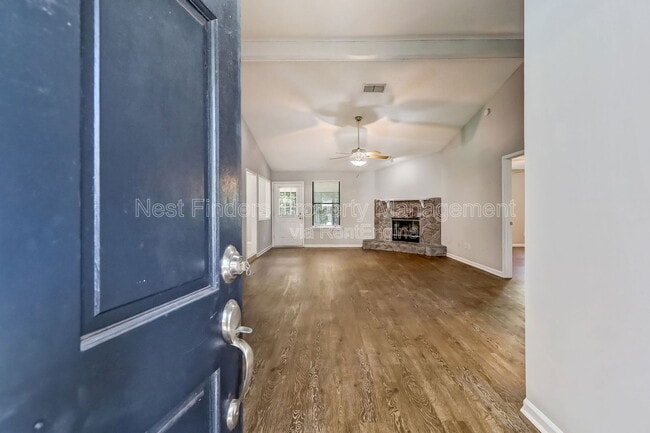 Foto del edificio - 10460 Roxbury Ln