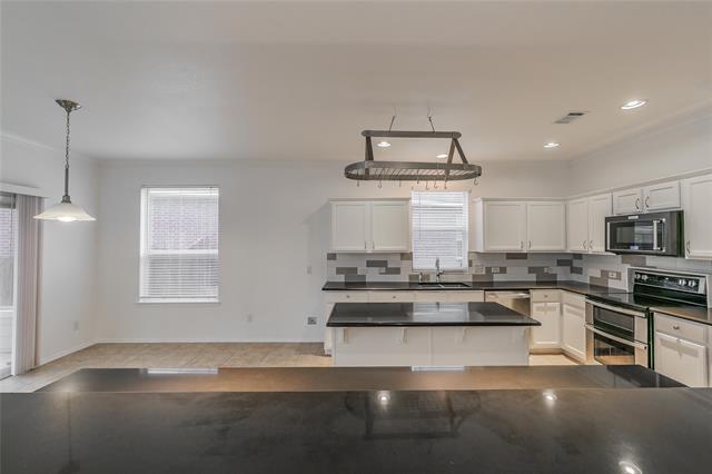 Foto del edificio - 15708 Landing Creek Ln