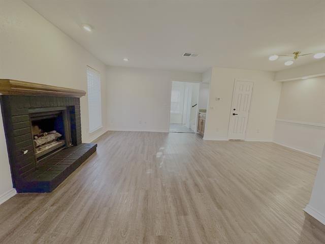 Foto del edificio - 11525 Webb Chapel Rd