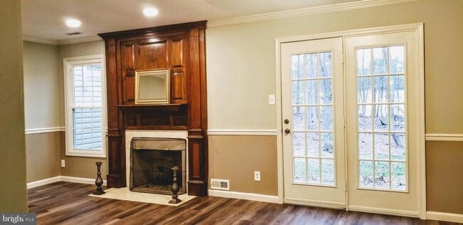 Building Photo - 305 Berkshire Way