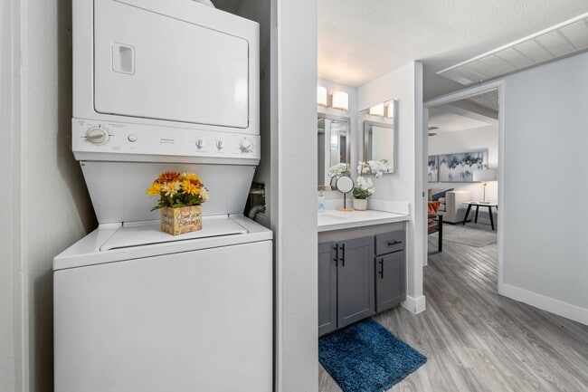 Building Photo - Cantala Apartments