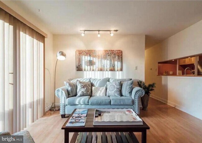 Foto del edificio - 905 Woodhollow Dr