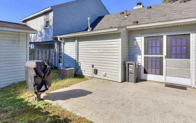 Foto del edificio - 2902 Running Creek Ln