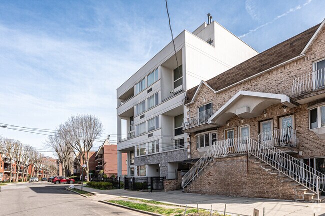 Building Photo - Sutton Meadows