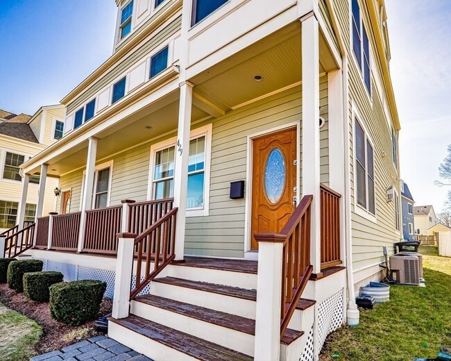 Building Photo - 429 Gallivan Blvd