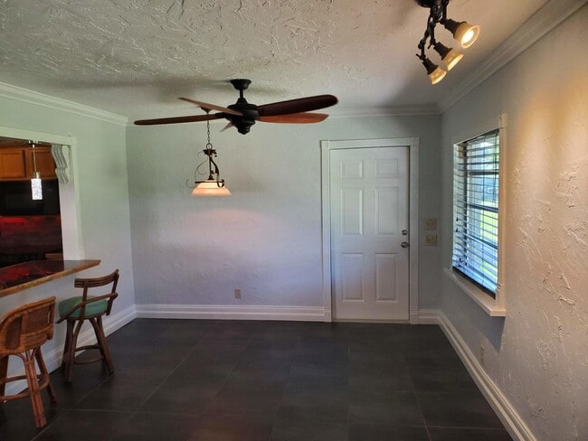 Building Photo - 2413 Lowson Blvd
