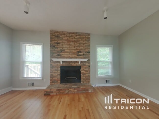 Building Photo - 4068 North Shores Dr NW