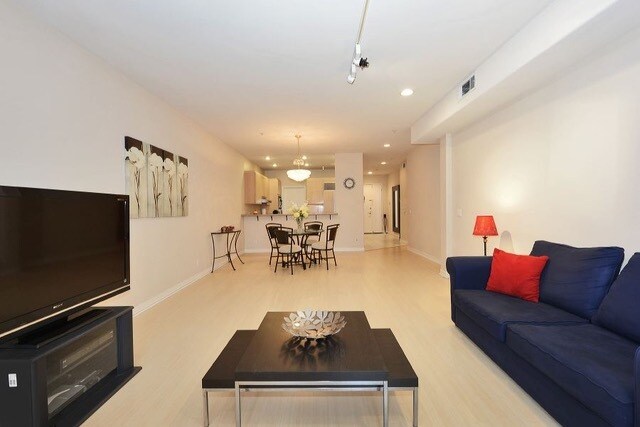 Foto del edificio - 117 N Gale Dr
