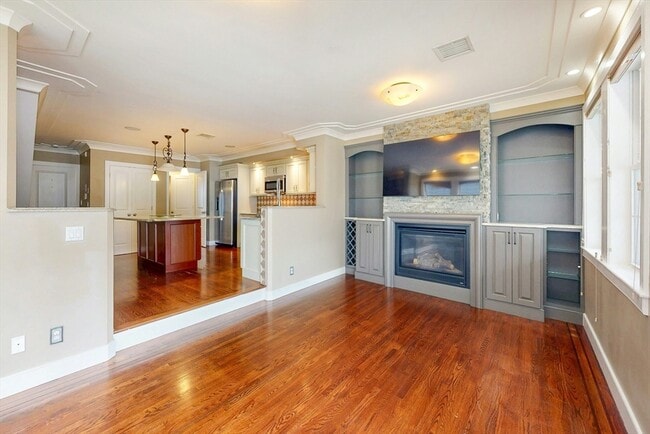 Building Photo - 184 K St