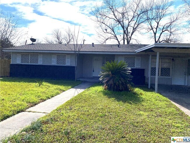 Building Photo - 1717 E Mesquite Ln
