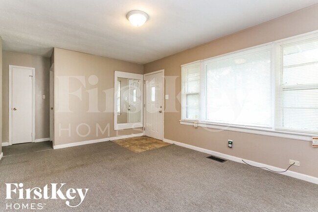 Building Photo - 3605 N Sadlier Dr