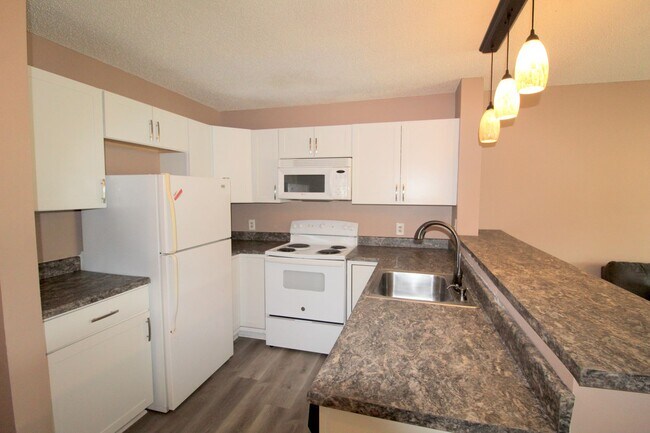 Foto del edificio - 1330 Hunters Rd