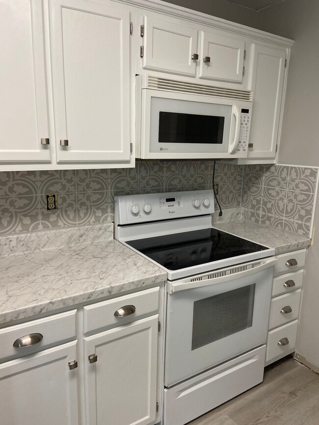 Foto del edificio - 4 Willow Creek Ln