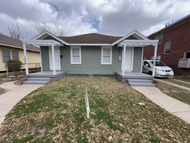 Building Photo - 1006 Studewood St