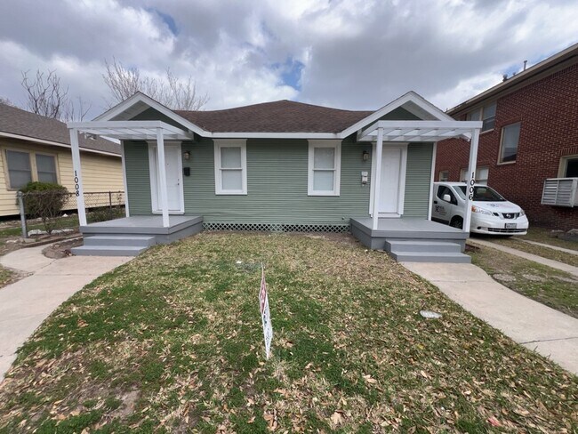 Building Photo - 1008 Studewood St