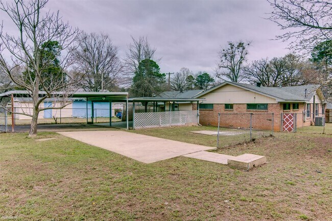 Foto del edificio - 3 br, 2 bath House - 3613 Pine Street