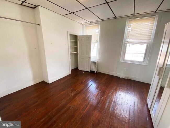 Foto del edificio - 534 E Indiana Ave