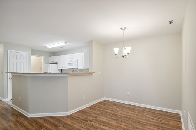 Foto del edificio - 100 Kensington Blvd