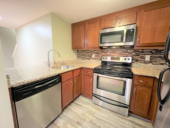 Foto del edificio - 270 E Highland Ave