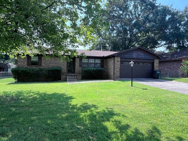 Foto del edificio - 215 Berkshire Cir
