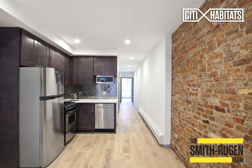 Primary Photo - 332 E 6th St