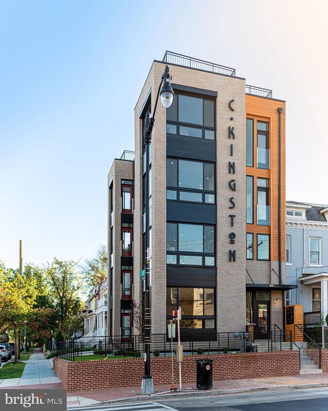 Primary Photo - 800 KENNEDY St NW