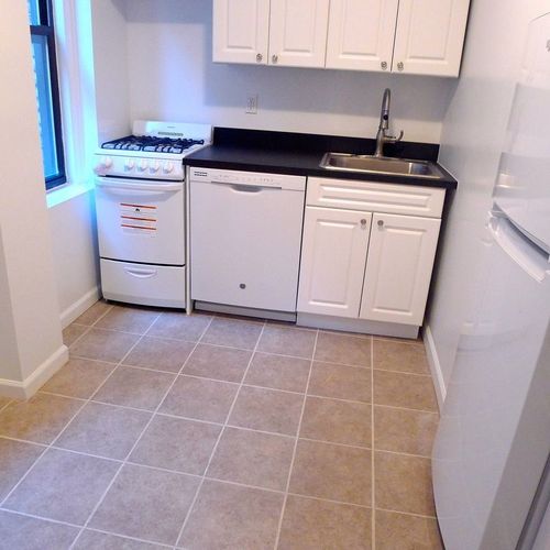 Foto del edificio - 415 W 24th St