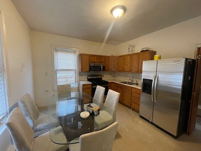 Primary Photo - 136 Minden St
