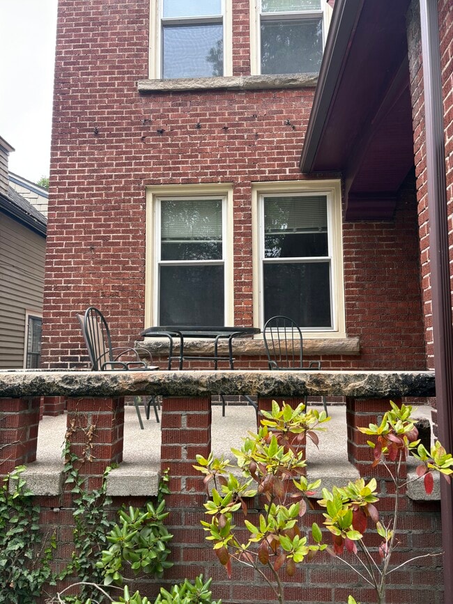 Building Photo - 114 Ashland Ave
