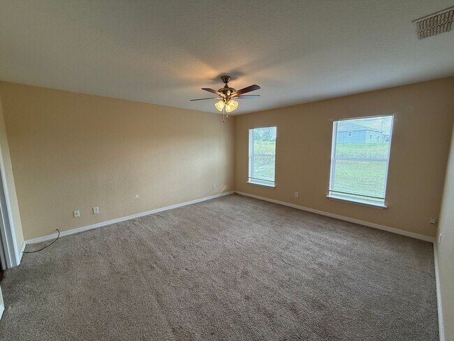 Foto del edificio - Updated 3BR/2BA Home in Rainbow Park – Pet...