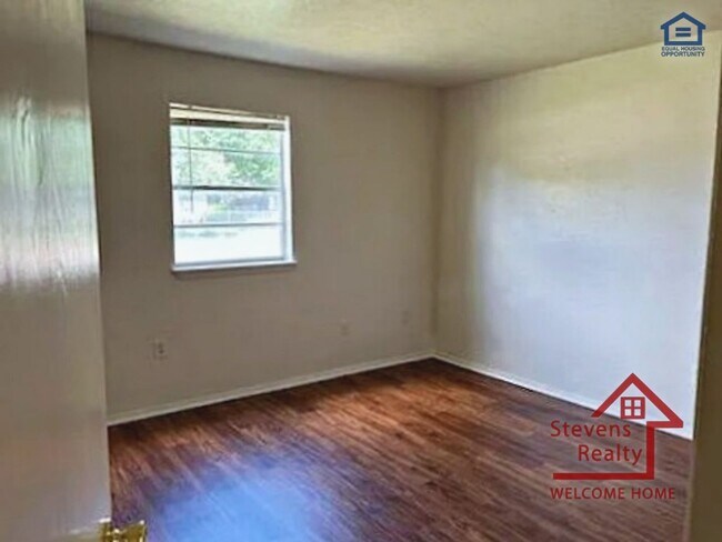 Foto del edificio - 1502 NW Kingsbury Ave