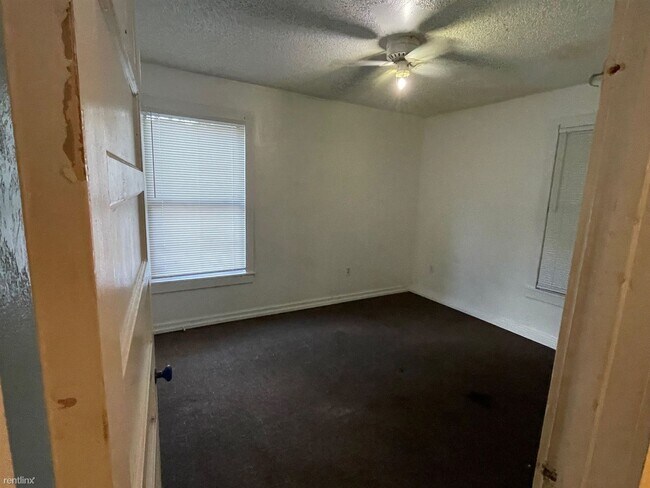 Building Photo - 2 br, 1 bath House - 208 Preston St