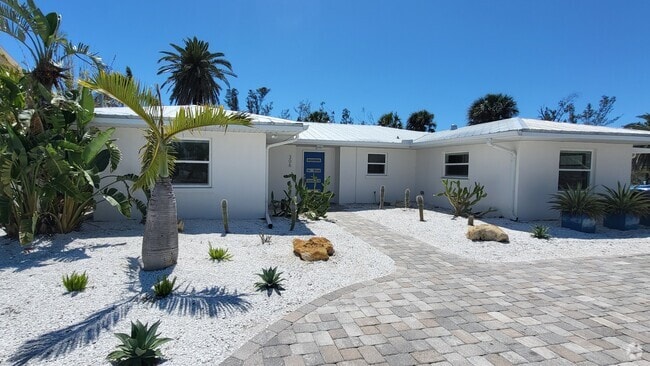 Building Photo - 306 Island Cir