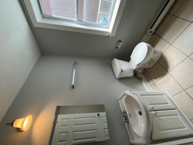 Building Photo - 4544 W George St