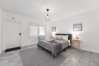 Building Photo - 515 NE 82nd St Building Photo - 515 NE 82nd St