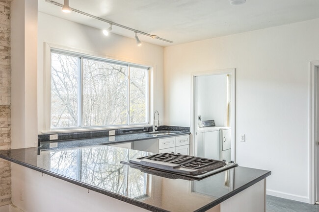 Foto del edificio - 14 Chapman Ave