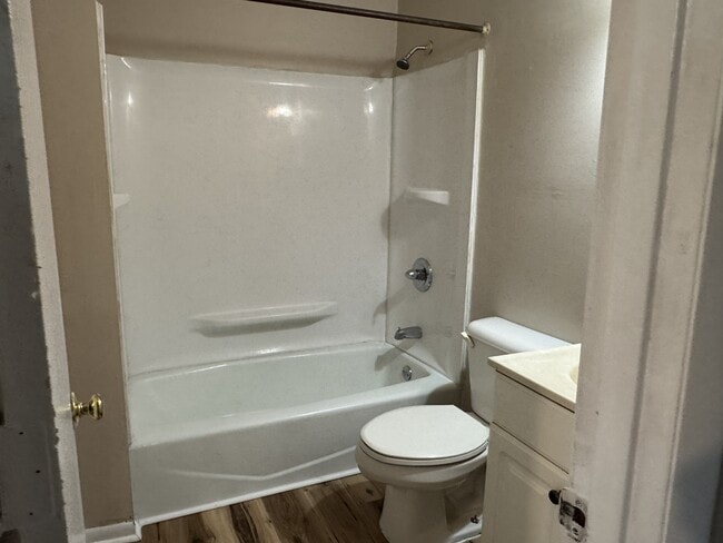 Building Photo - 179 Hedgewood Ct