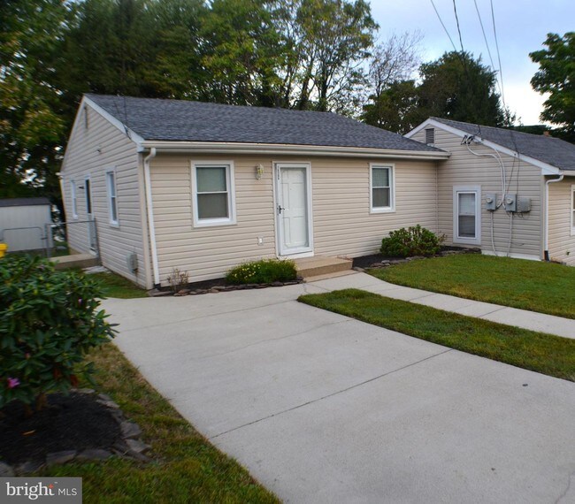Building Photo - 7628 Beach Dr