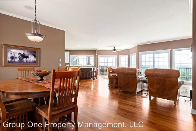 Foto del edificio - 4 br, 3 bath House - 5802 W. Hill Rd.