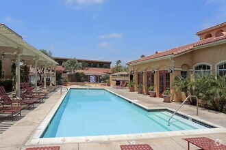 Building Photo - Villa Toscana