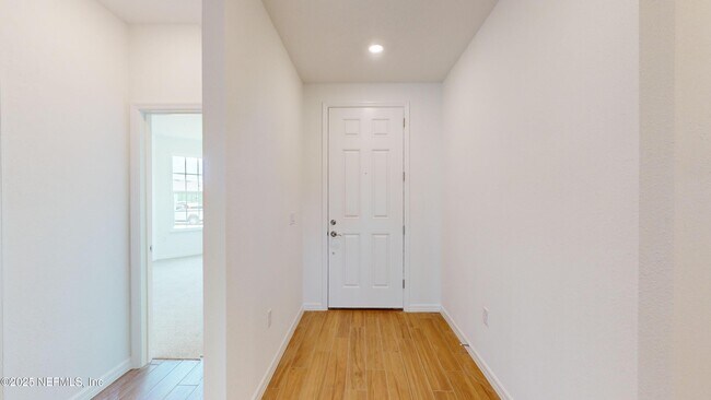 Building Photo - 149 Creek Pebble Dr