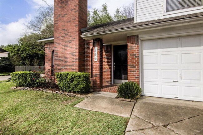 Building Photo - 14650 St Cloud Dr