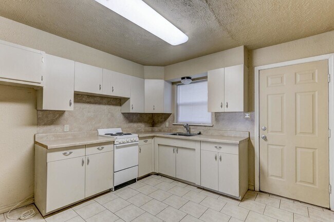 Foto del edificio - 4172 NW 23rd St